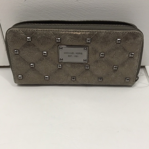 MICHAEL KORS Dark Gray Quilted Leather Wallet - Picture 1 of 5
